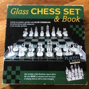 Chess set and instructional manual